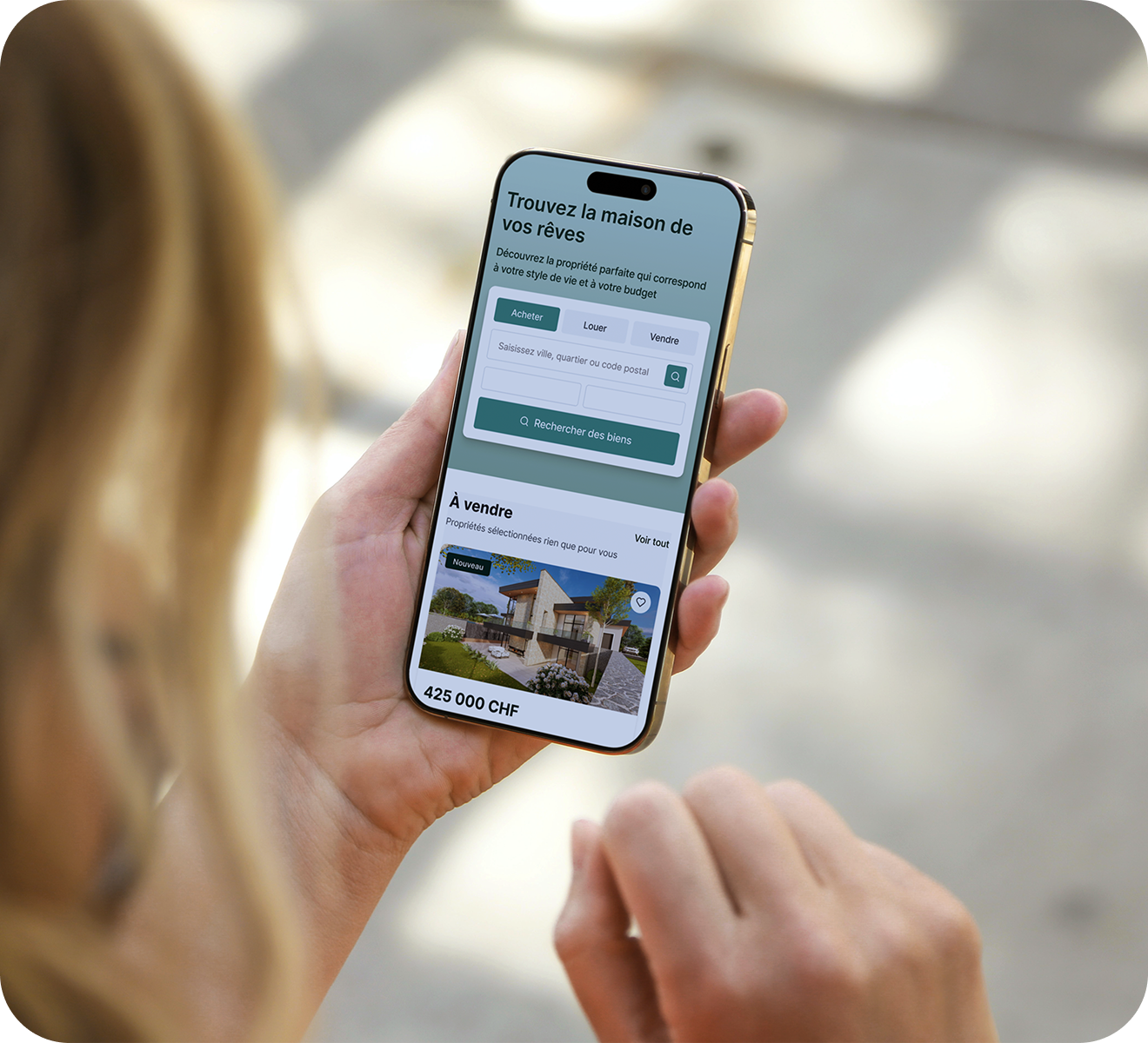 Smartphone affichant une application immobilière — UX Boost Core